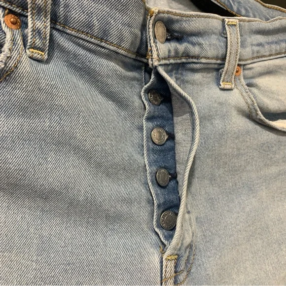 Levi's | Women's Premium Wedgie Icon Fit Light Wash Denim Jeans | Sz 32 - Picture 6 of 16